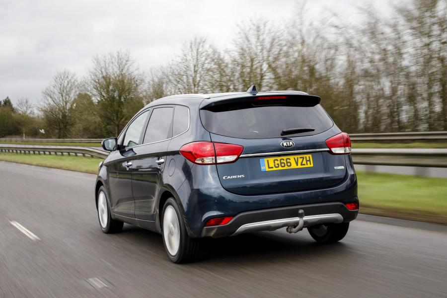  Kia Carens EcoDynamics 2016 года  (UK) (фото 9 из 17)